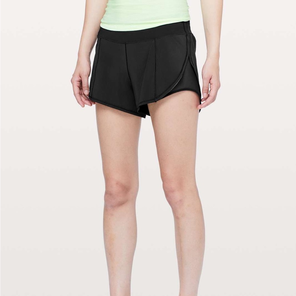 Lululemon Attack The Track Short *4" Black EUC - Size 4